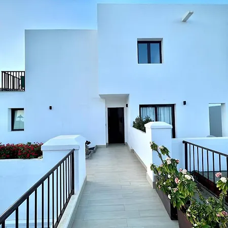 Family With Breakfast Included, Freewifi, Jacuzzi And Pool Daire *