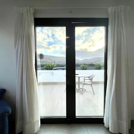 Family With Breakfast Included, Freewifi, Jacuzzi And Pool Daire Yaiza (Lanzarote)