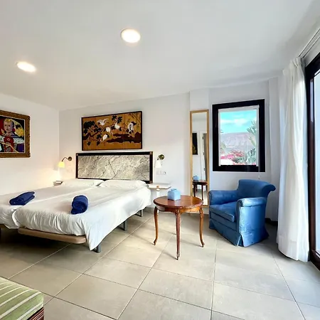 Family With Breakfast Included, Freewifi, Jacuzzi And Pool *