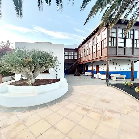 Daire Family With Breakfast Included, Freewifi, Jacuzzi And Pool *