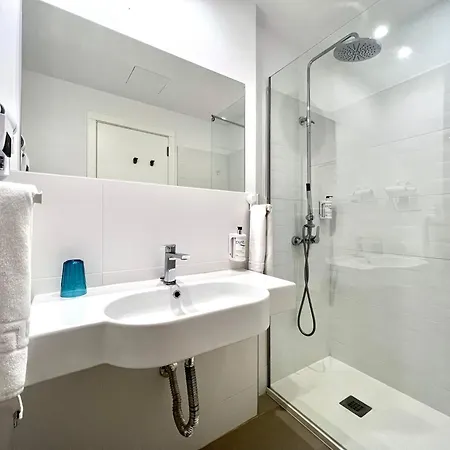 Family With Breakfast Included, Freewifi, Jacuzzi And Pool Апартаменты *